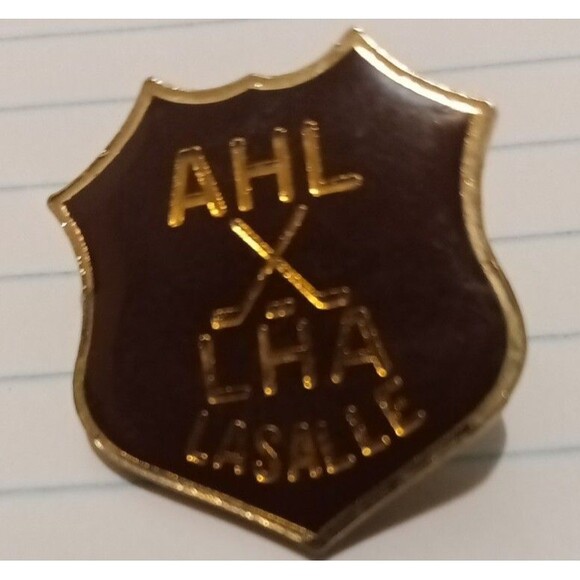 Jewelry - Lasalle Golden Bears American Hockey League (AHL) Vintage Pin D18
